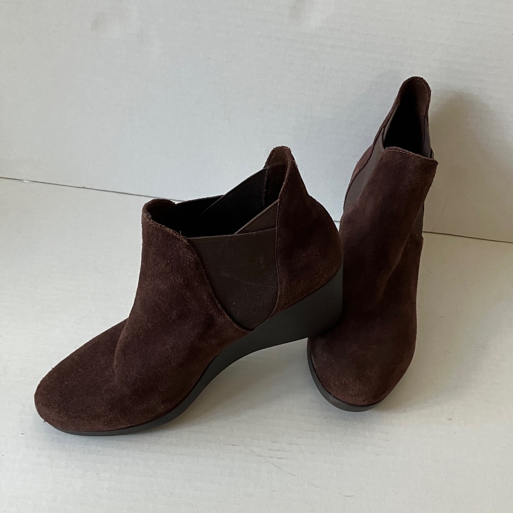 CROCS Dark Brown Ankle Booties Size 6.5
